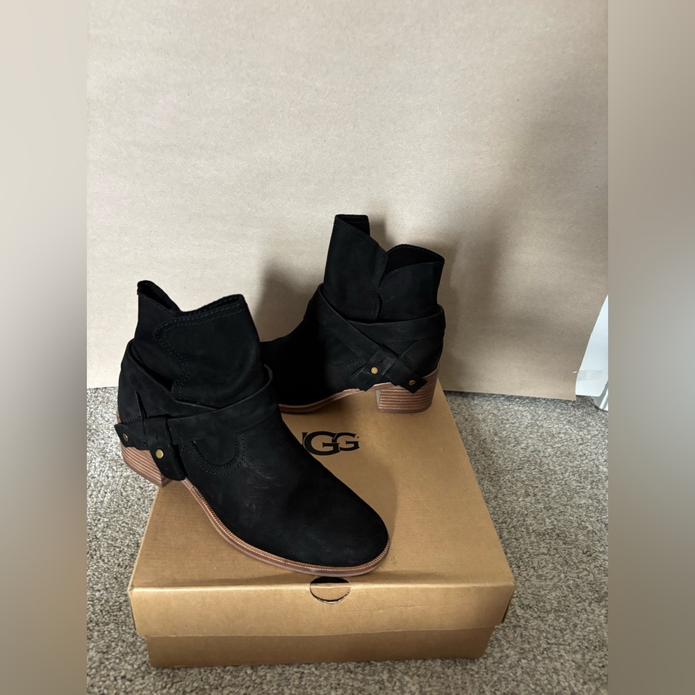 UGG Women's Elegant Black Ankle Booties - Picture 2 of 5